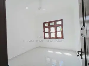 5 Bed Luxury House for Sale | 8 Perches Piliyandala