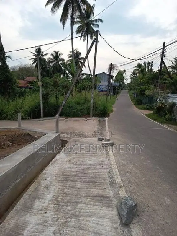 Land for Sale at Homagama