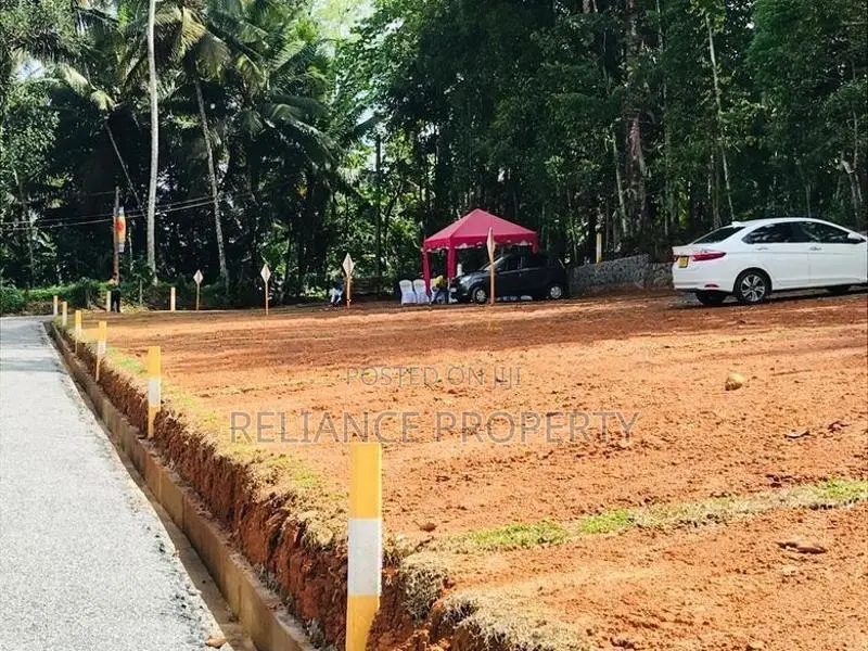 හෝමගම හරිත නිස්කලංක පරිසරයකින් ඉඩම්