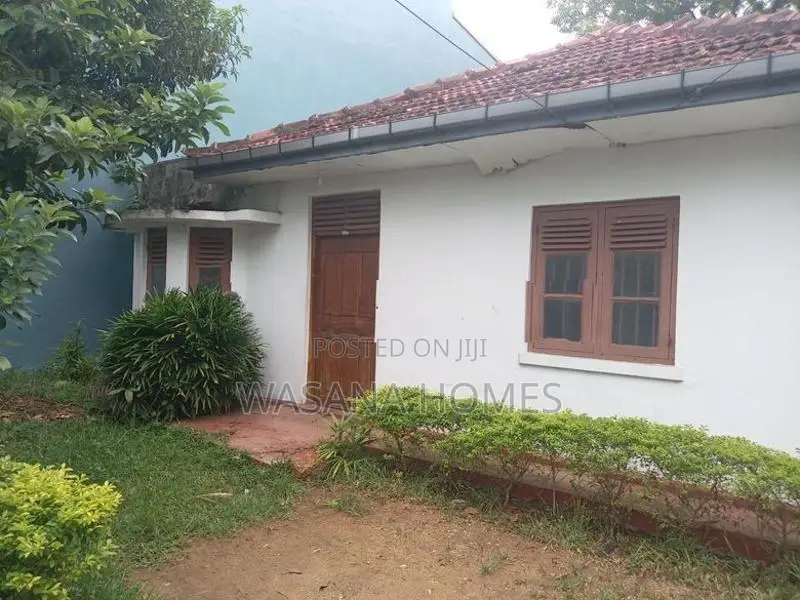 Single Story House for Sale Boralasgamuwa