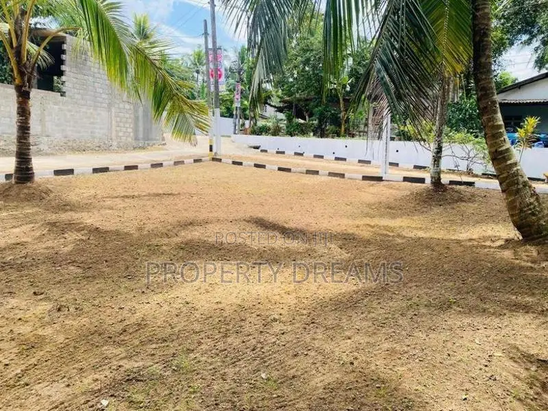 Prime Residential Land for Sale Athurugiriya