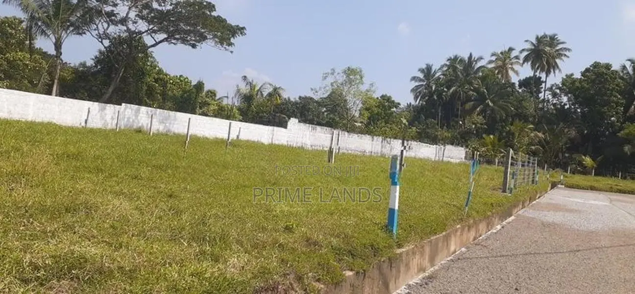 කුරුණෑගල දඹුලු පාරට මුහුණලා ඉඩමක්