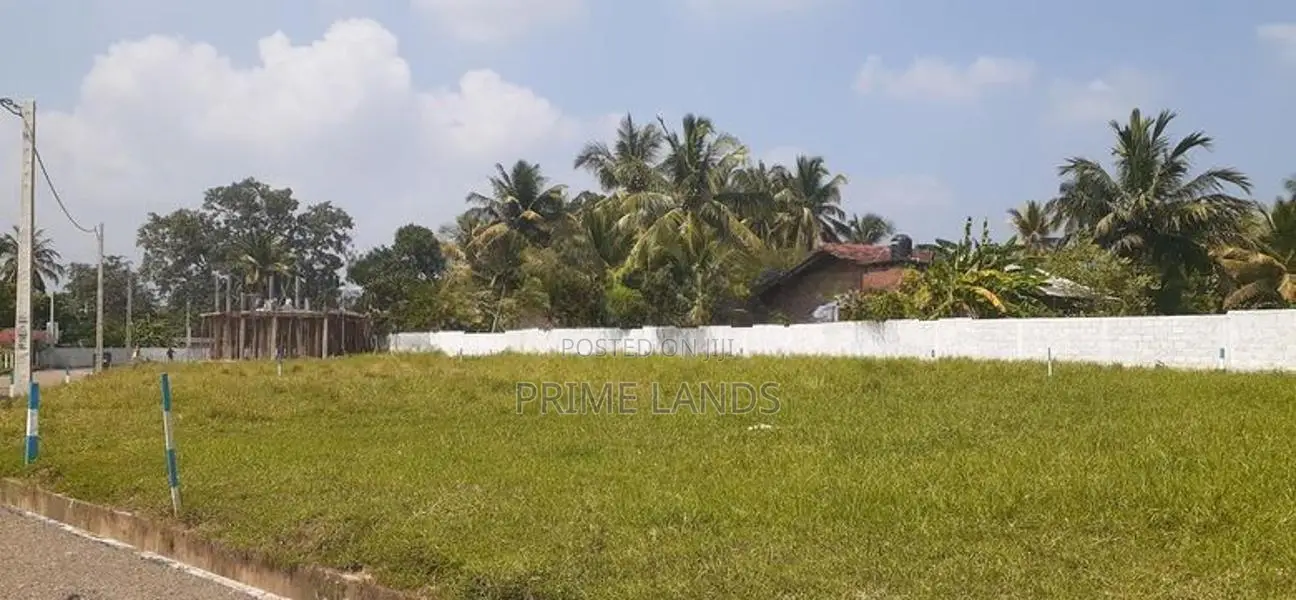 කුරුණෑගල දඹුලු පාරට මුහුණලා ඉඩමක්