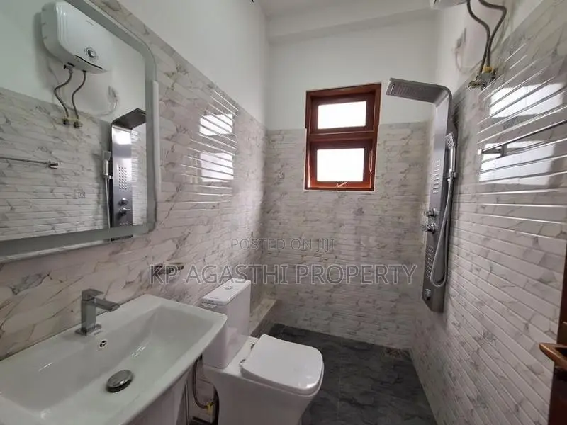 3 Story Brand New Luxury House for Sale in Piliyandala