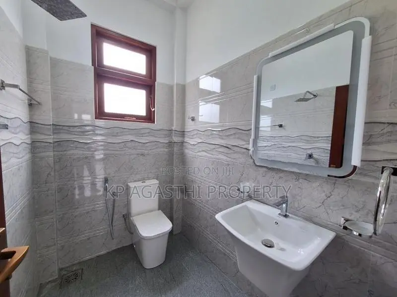 3 Story Brand New Luxury House for Sale in Piliyandala