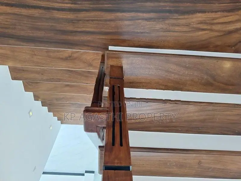 3 Story Brand New Luxury House for Sale in Piliyandala