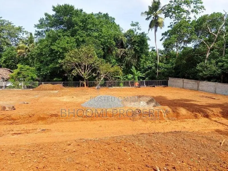 ගාල්ල කලාපිටිය රෝහල අතේ දුරින් හොඳම ඉඩම