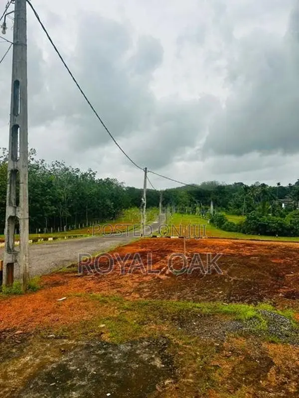 මාස 18න් පොලි නැතුව ඉඩමක් මීගොඩින්