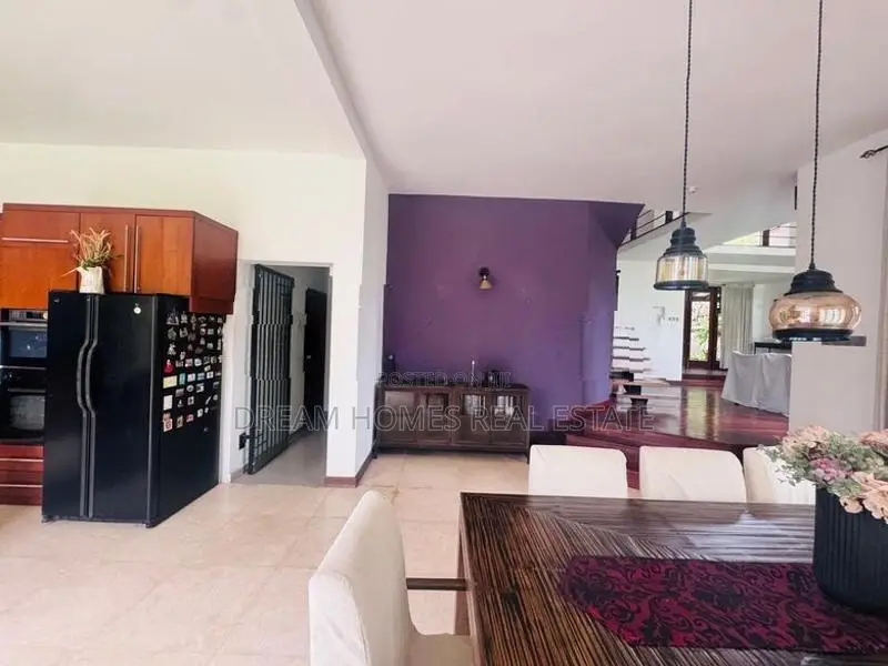 Exclusive 5 Bedroom Villa with Private Pool-Baththaramulla