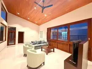 Villa with Indoor Swimming Pool for Sale – Werahera