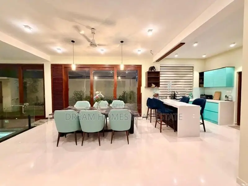 Villa with Indoor Swimming Pool for Sale – Werahera