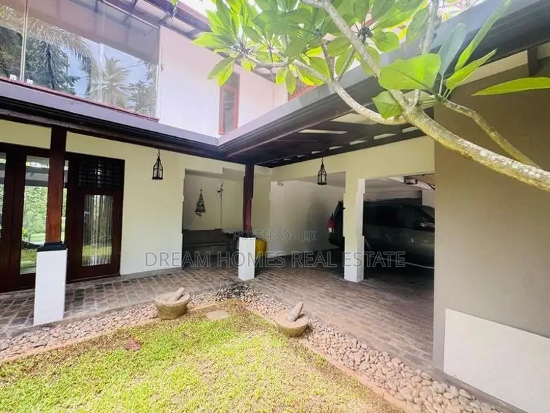 Exclusive 5 Bedroom Villa with Private Pool-Baththaramulla