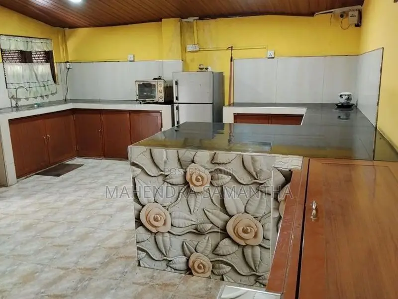 04 Bed Room House for Rent Veyangoda