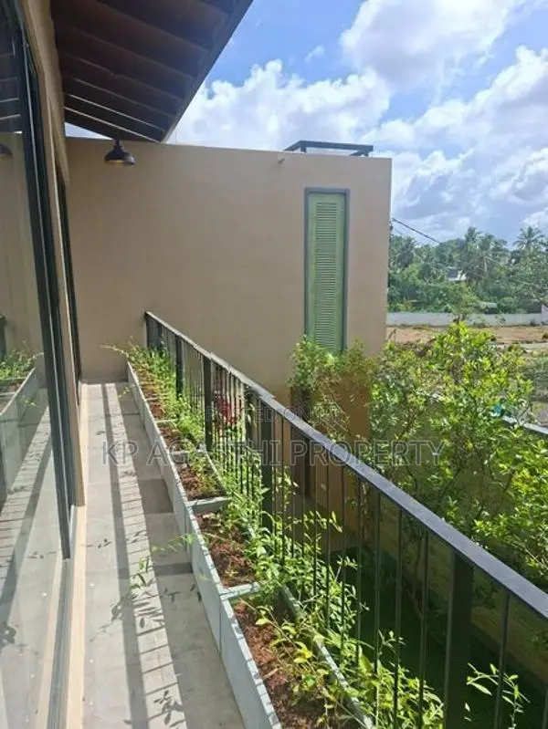 Super Luxury House for Sale in Battaramulla