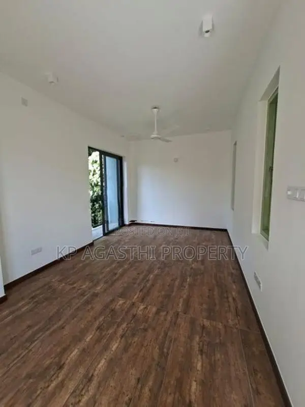 Super Luxury House for Sale in Battaramulla