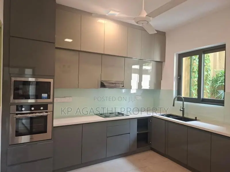 Super Luxury House for Sale in Battaramulla