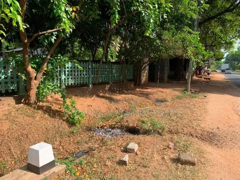 දඹුල්ල A9 ප්‍රධාන පාරට මුහුණලා වටිනා හෝටලයක්