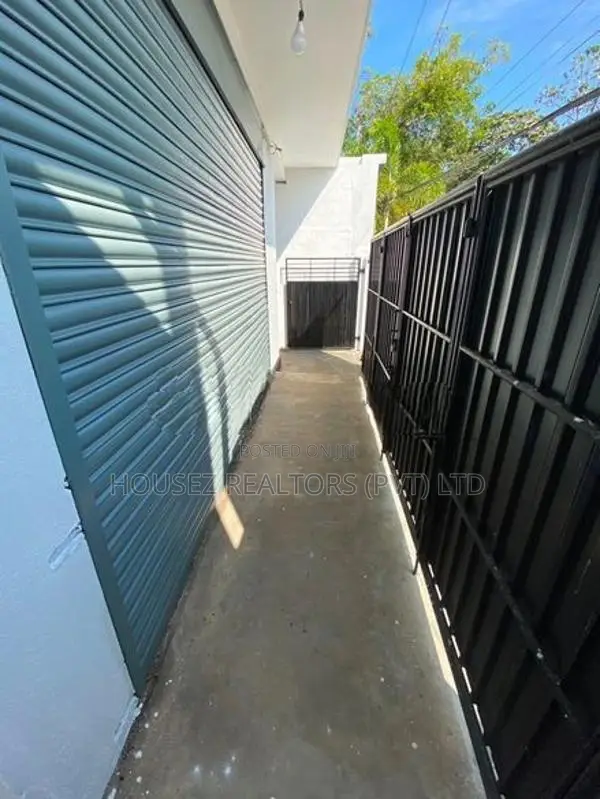 3-Storey Residential Building for Sale – Moratuwa