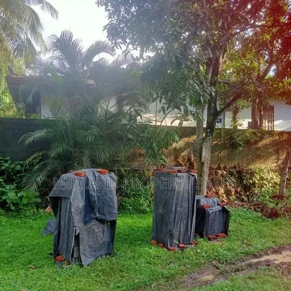 පොල්පිතිමුකලාන කොස්පෑලෑනෙන් බිම් කොටසක්