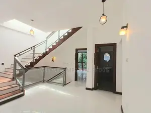 Modern 4 Bedroom House with Paddy View – Pannipitiya