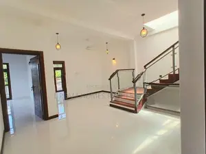 Modern 4 Bedroom House with Paddy View – Pannipitiya