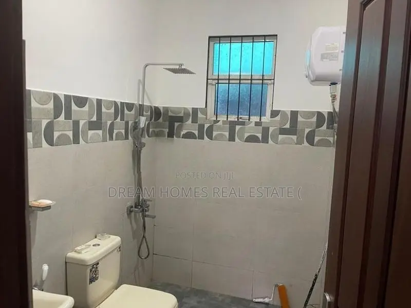 Luxury 4-Bedroom Solar House for Sale – Athurugiriya