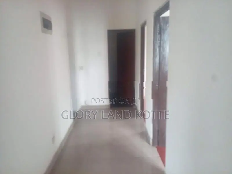 Upstair House for Rent in Kotte Bangala Junction