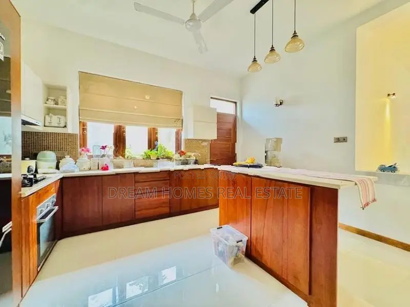 Elegant Semi-Furnished Residence in Weera Mawatha, Kalalgoda