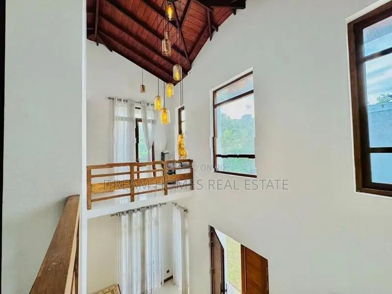 Elegant Semi-Furnished Residence in Weera Mawatha, Kalalgoda