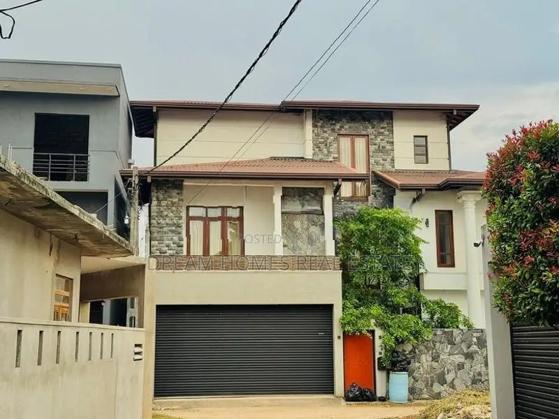 Elegant Semi-Furnished Residence in Weera Mawatha, Kalalgoda