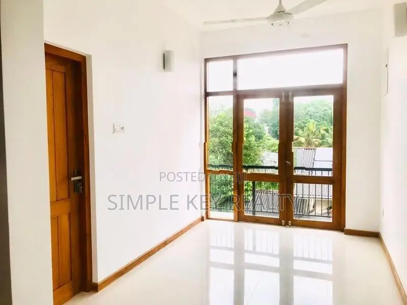Battaramulla Brand New Two Storey House for Rent