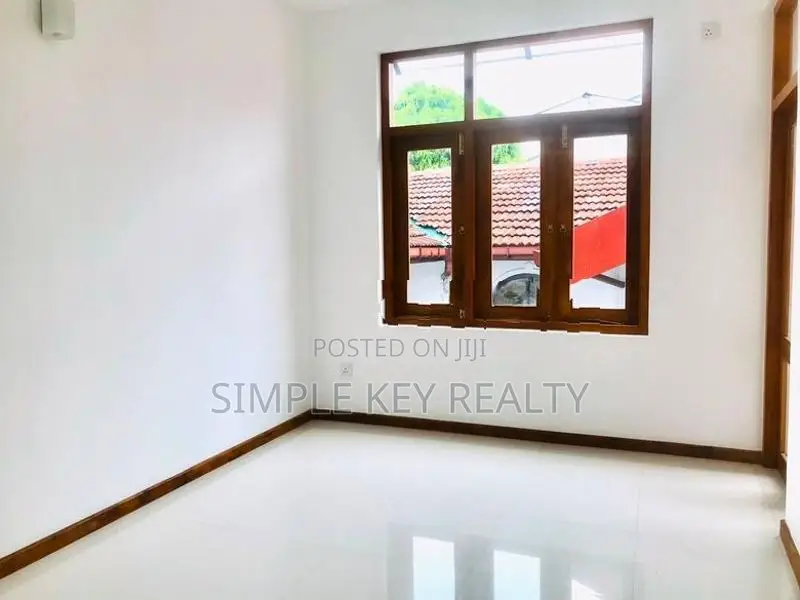 Battaramulla Brand New Two Storey House for Rent