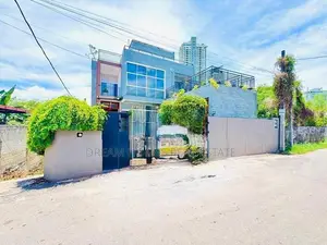 5-Bedroom Luxury House for Sale Near Parliament Road