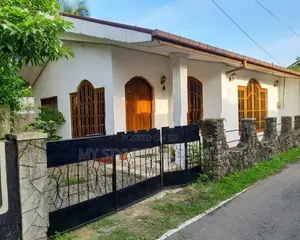 Negombo Park Road House for Sale (Rukmani Devi mawatha)