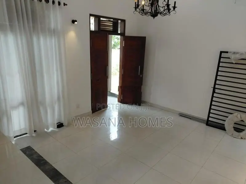 Almost Brand New Two Story House for Sale Borelasgamuwa