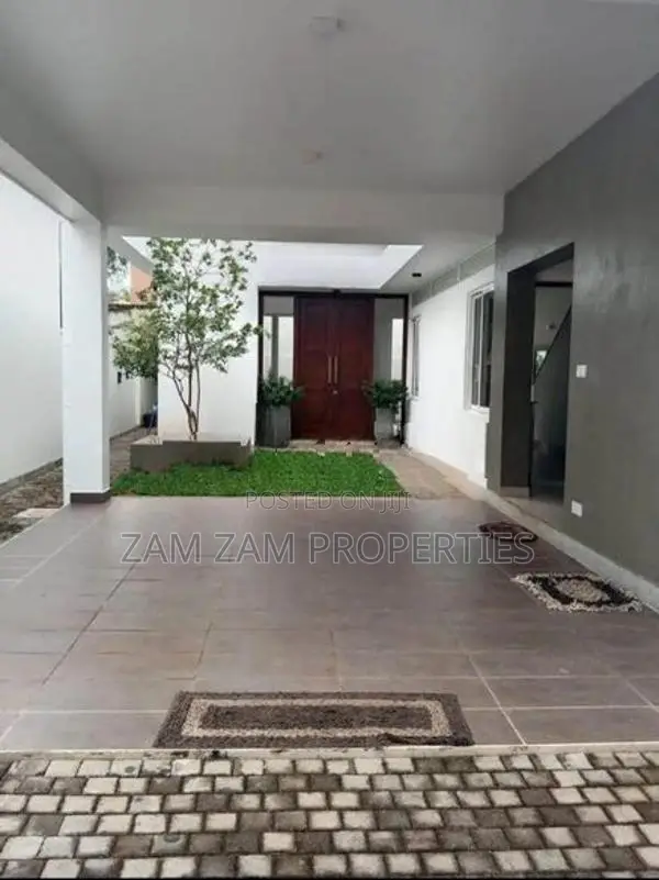 Two Storied Modern House for Rent in Wellawatta Colombo 06