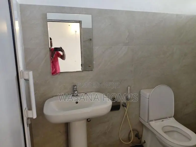 Almost Brand New Two Story House for Sale Borelasgamuwa
