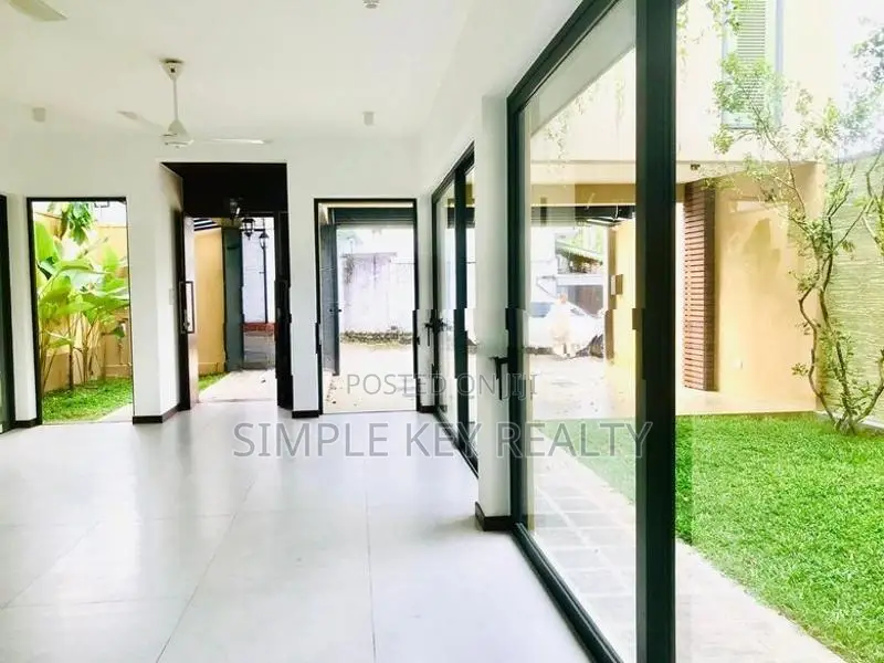 Battaramulla Architect Design Brand new Luxurious house for sale