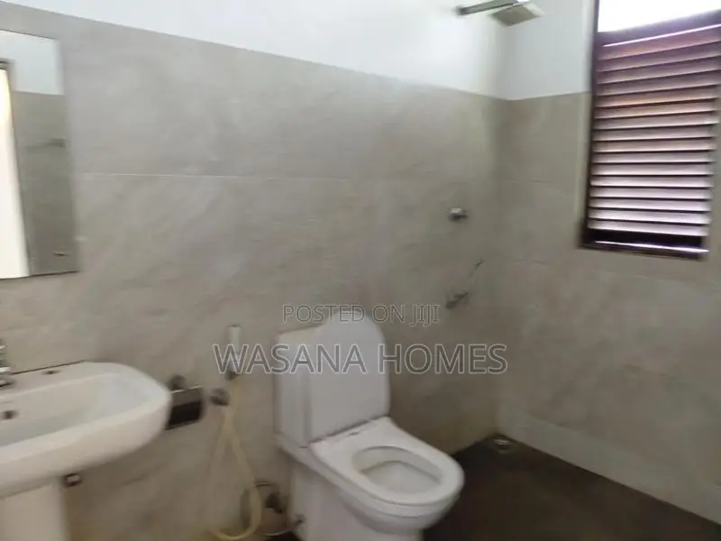 Almost Brand New Two Story House for Sale Borelasgamuwa