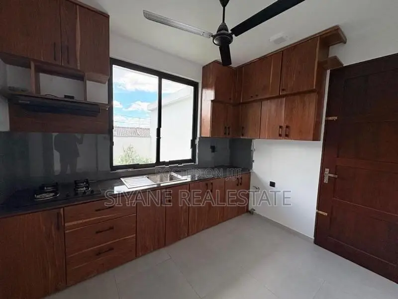 Luxury New House for Sale in Battaramulla