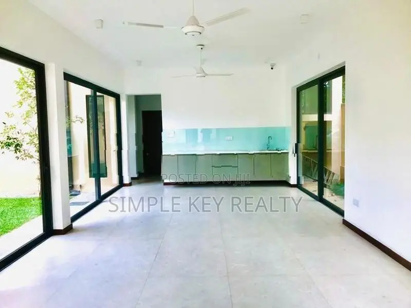 Battaramulla Architect Design Brand new Luxurious house for sale