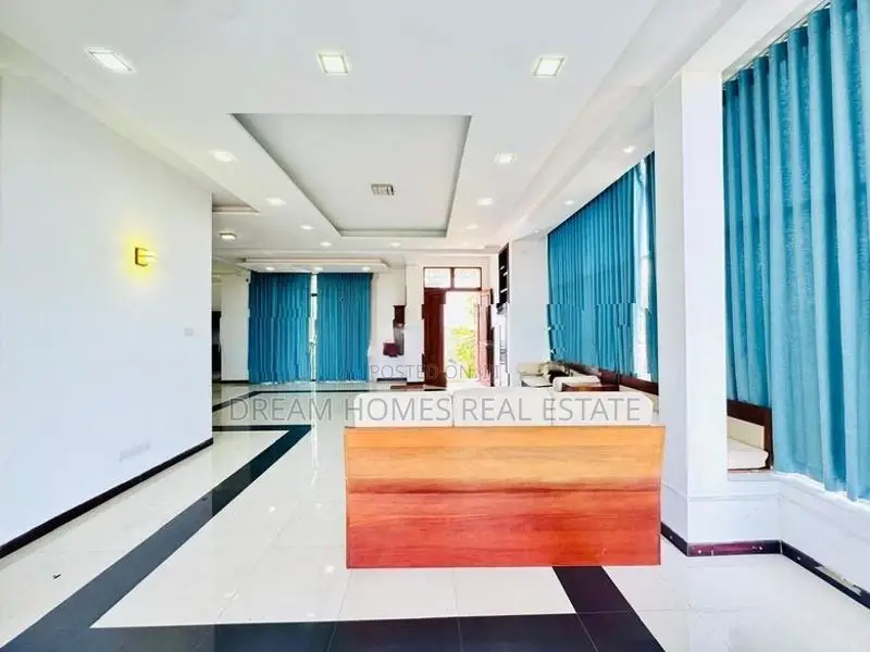5-Bedroom Luxury House for Sale Near Parliament Road