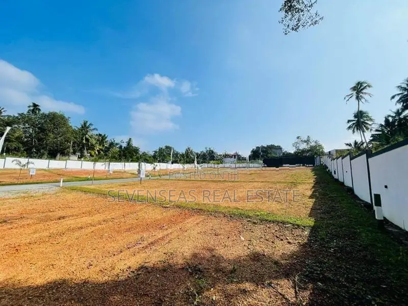 07 Perch Super Residential Land Plots For Sale in Athurugiriya