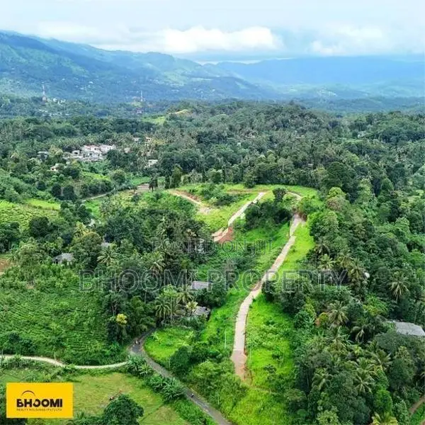 පේරාදෙනිය නගරයට සමීපවම අගනා බිම් කොටස් කිහිපයක්
