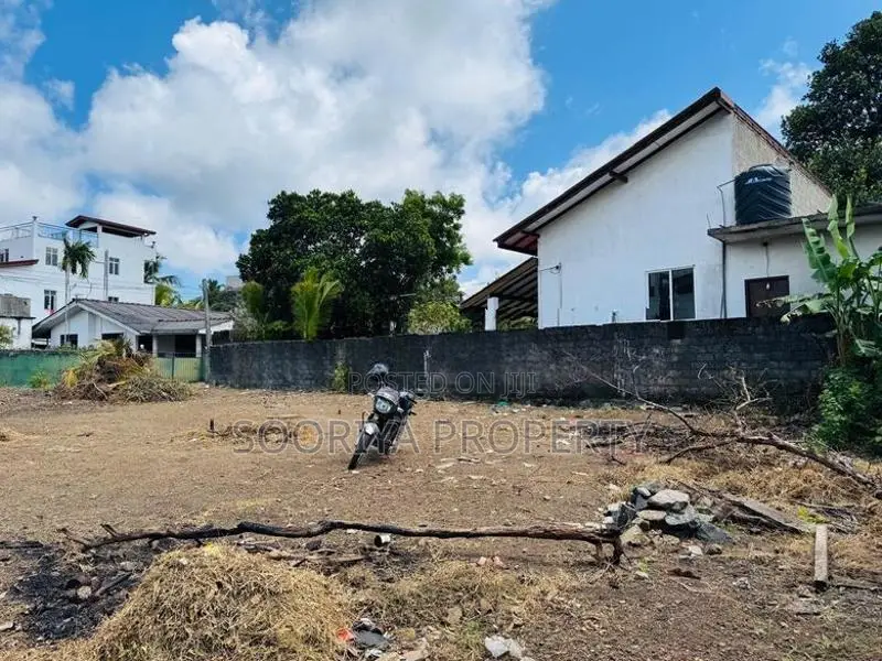 පර් .16 ක හතරැස් තැනිතලා ඉඩමක් විකිණීමට - Piliyandala Miriswattha