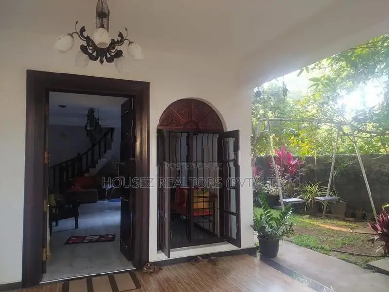 Spacious 5-Bedroom Two-Storey House for Sale – Delgoda