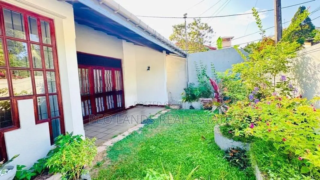 (P733) House for Rent in Delkanda