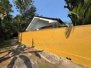 අලංකාර තනිමහල් නිවසක් විකිණීමට ඇත - Bandaragama