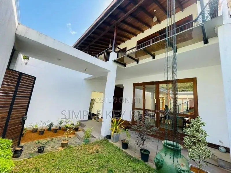 Beutiful Luxury House for Sale in Kadawatha