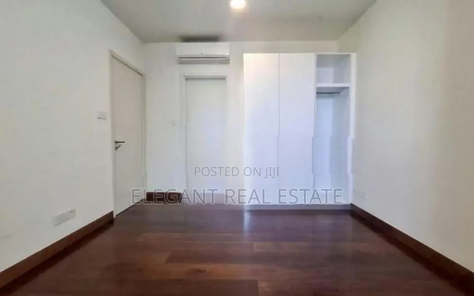 CCC - 03 Bedroom Unfurnished Apartment for Sale in Colombo 02 (A6145)